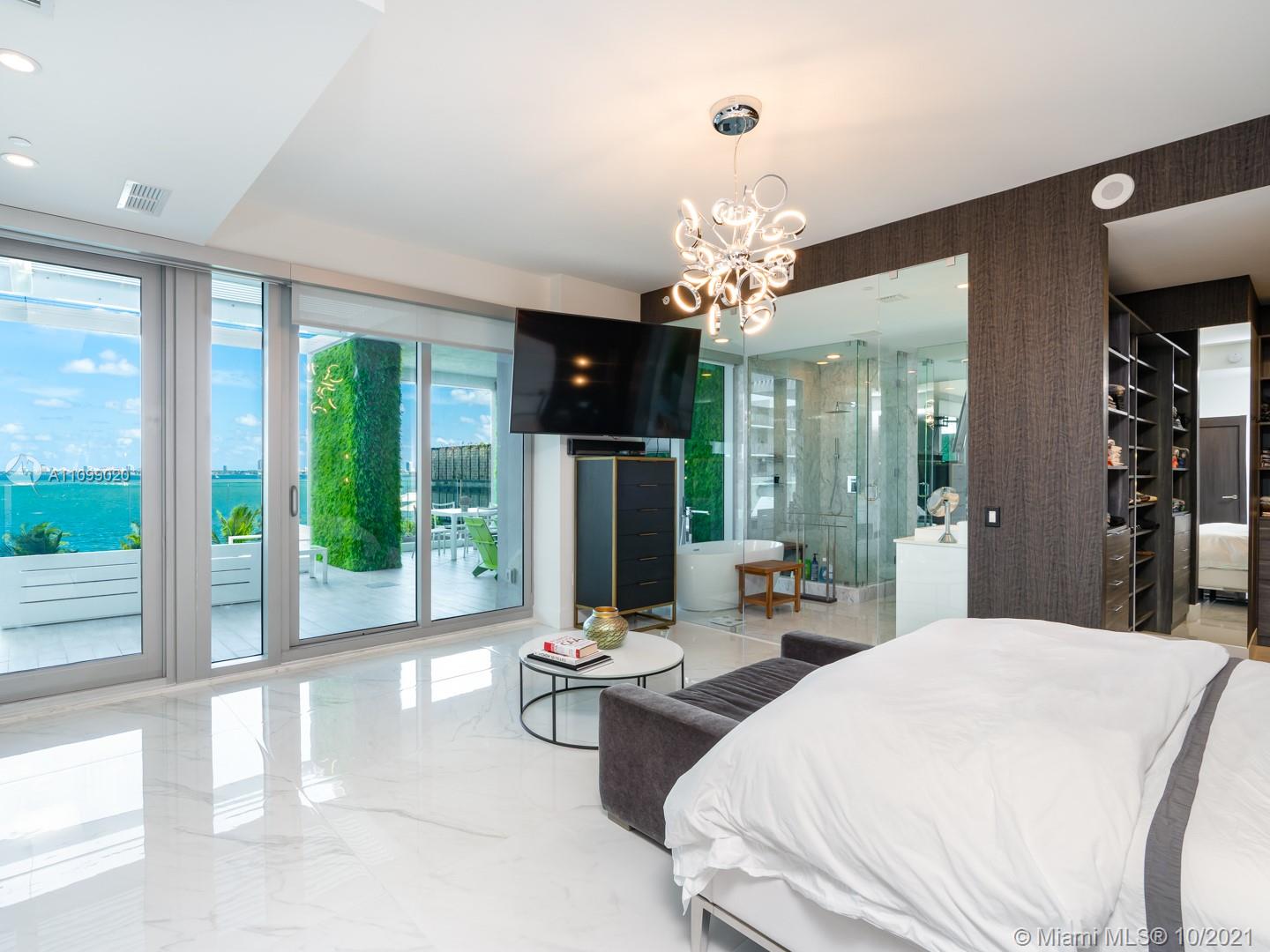 PARAISO BAY CONDO - Residential