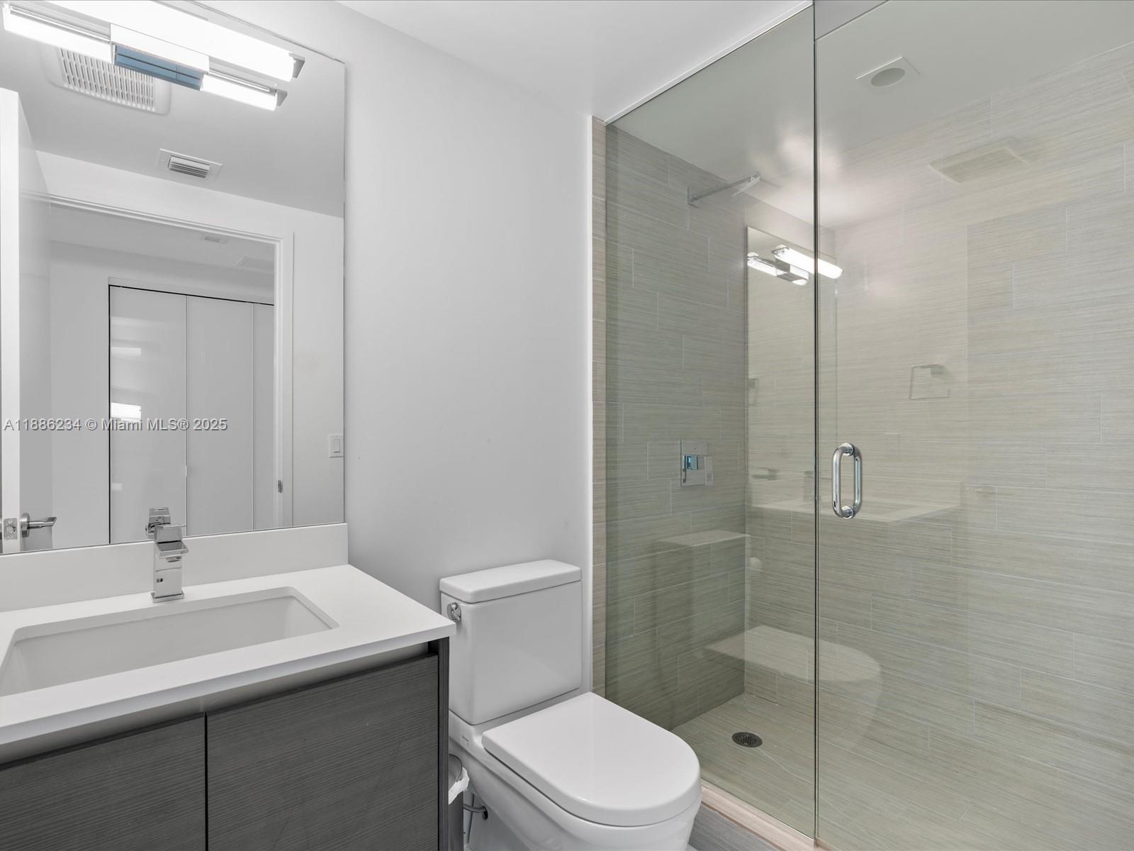 PARQUE TOWERS CONDO - Residential