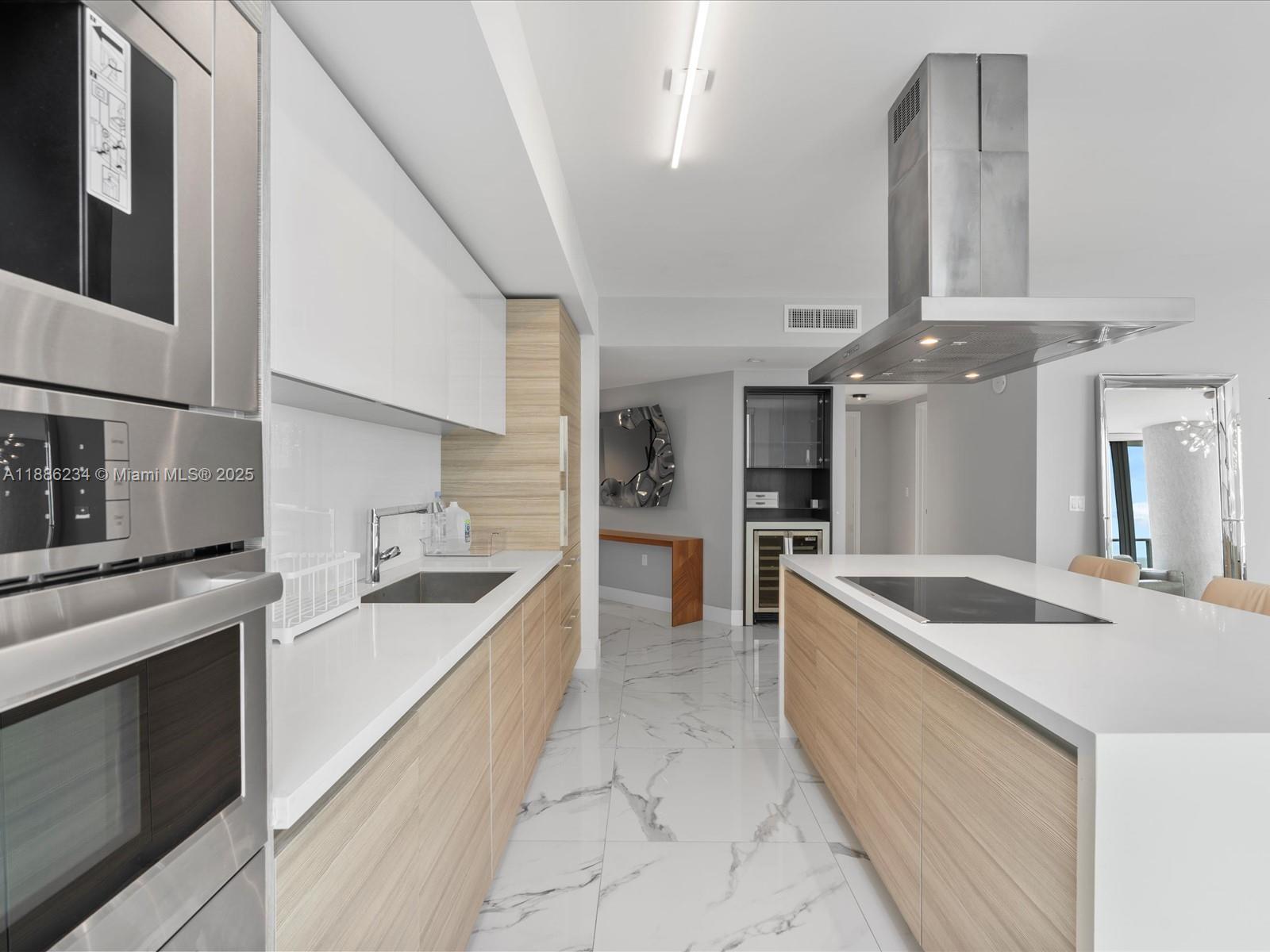 PARQUE TOWERS CONDO - Residential