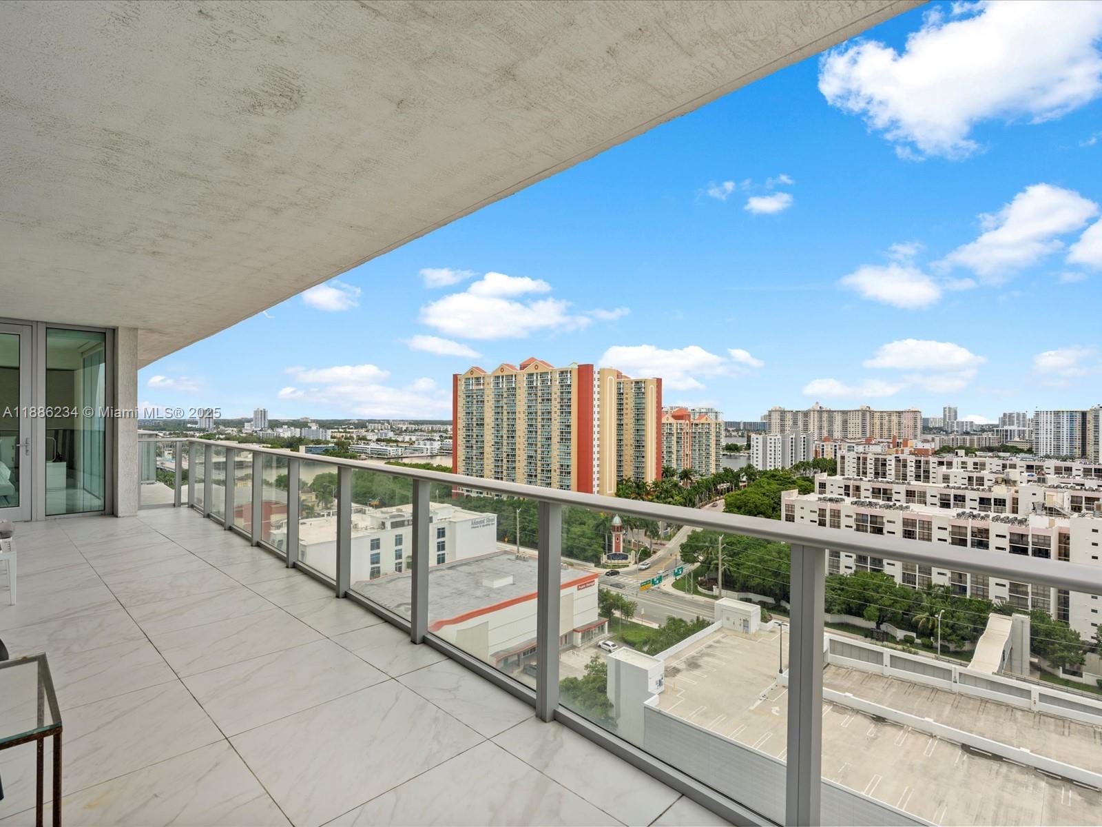 PARQUE TOWERS CONDO - Residential