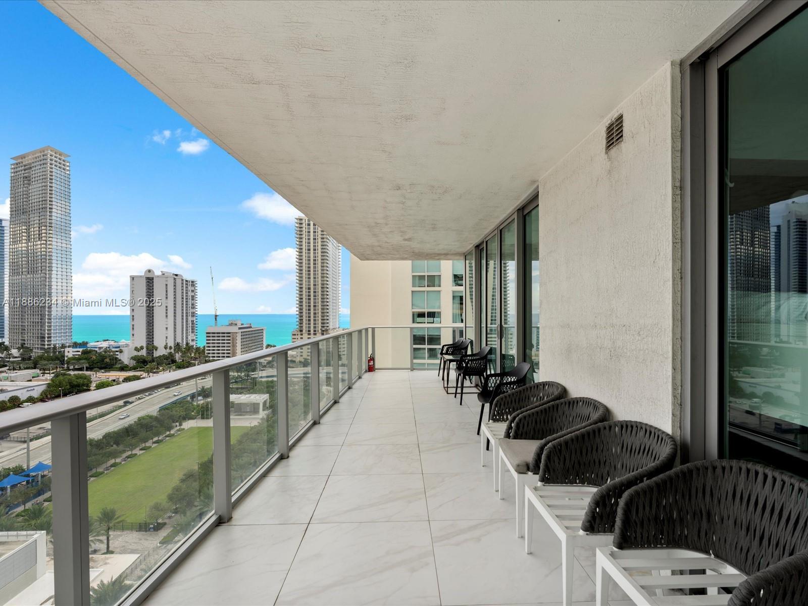 PARQUE TOWERS CONDO - Residential
