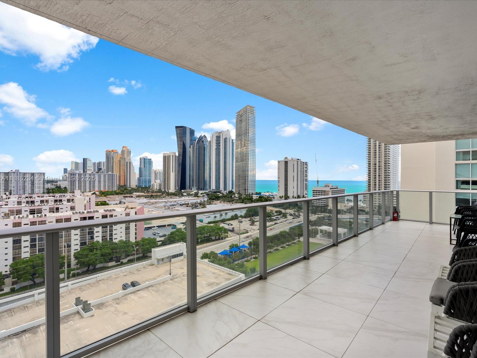 PARQUE TOWERS CONDO - Residential