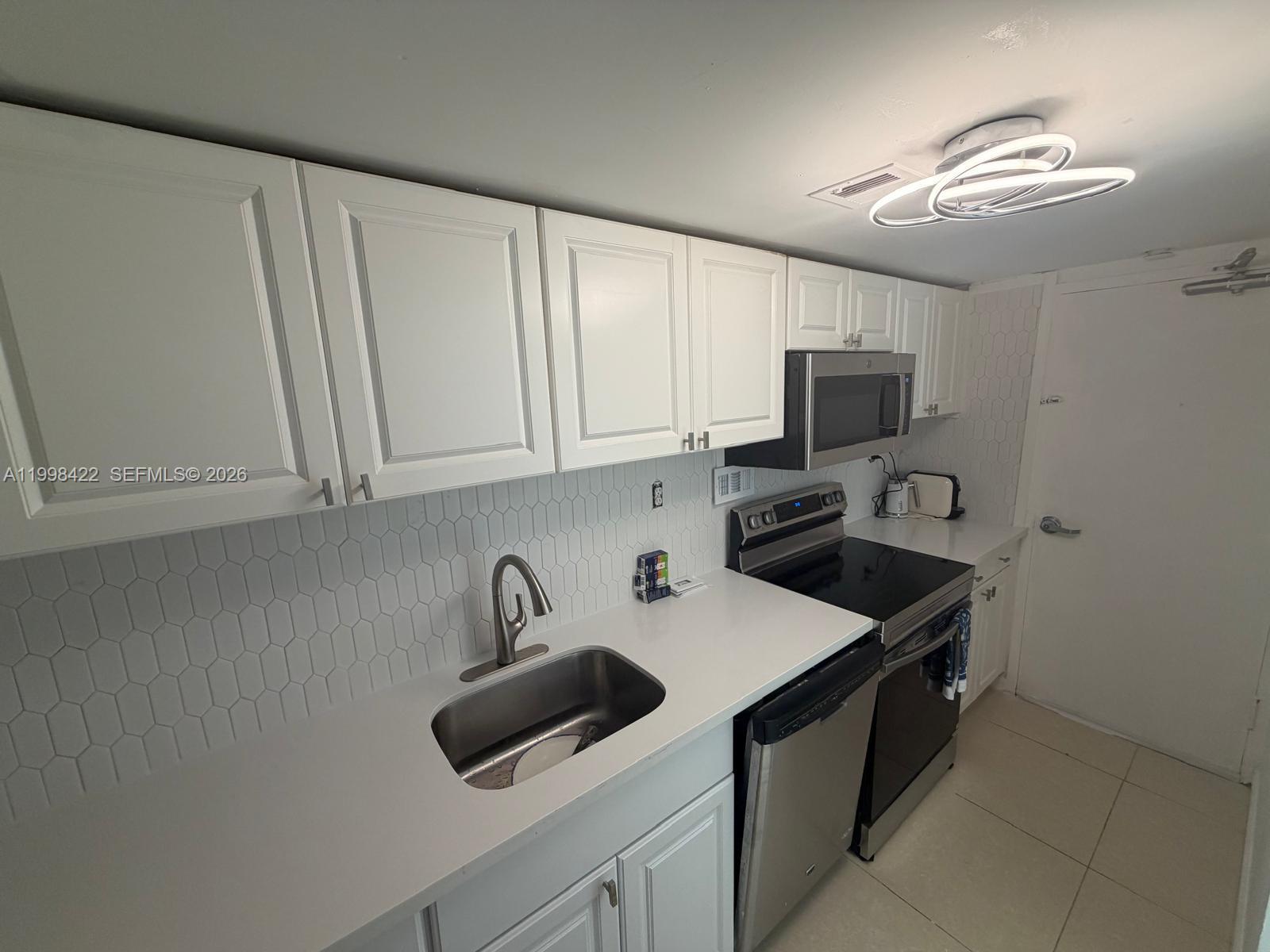 MIRADOR 1000 CONDO - Residential Lease