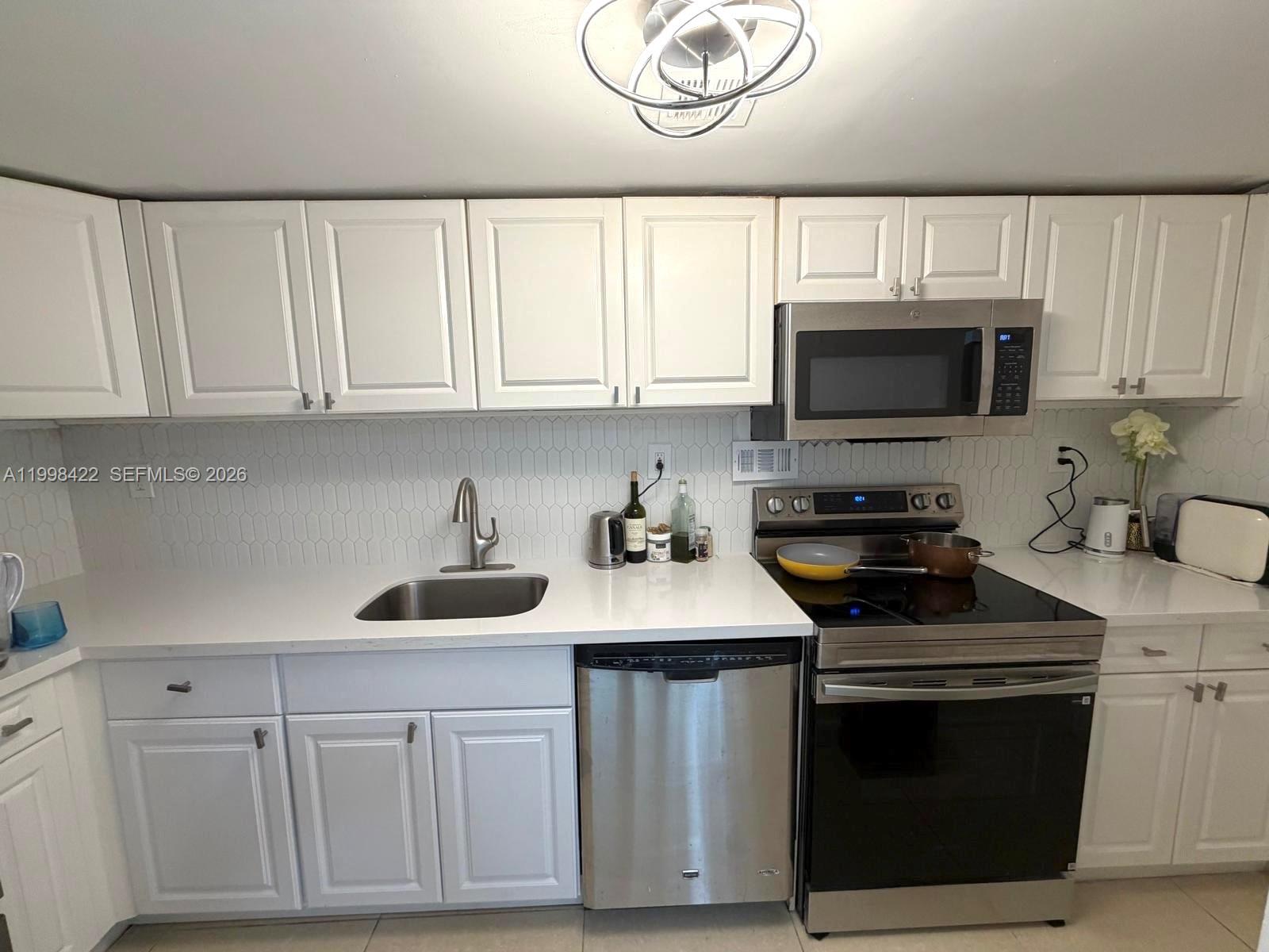 MIRADOR 1000 CONDO - Residential Lease