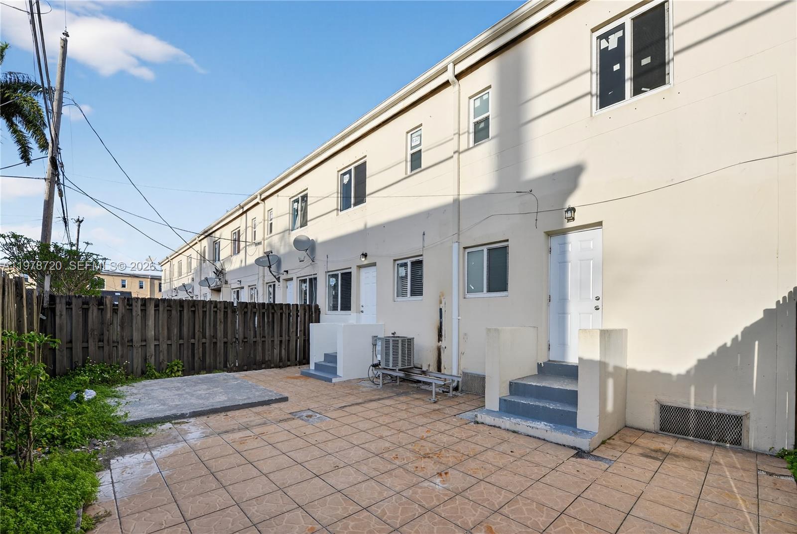 SUNSET PALM VILLAS CONDO - Residential