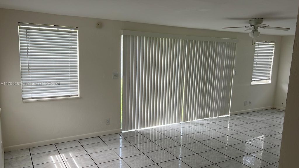 Photo of Hollywood, FL 33020 (MLS # A11706287)