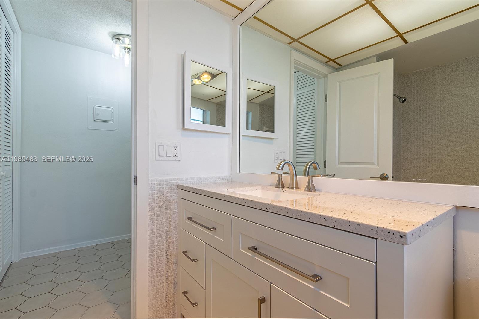 GOLDEN ISLES CONDO APTS - Residential Lease