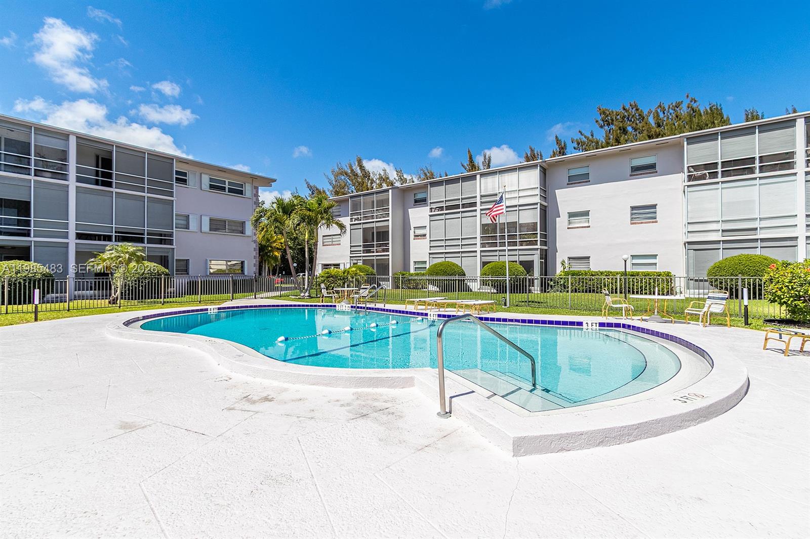 GOLDEN ISLES CONDO APTS - Residential Lease