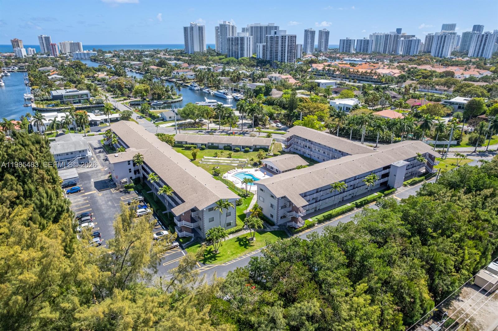 GOLDEN ISLES CONDO APTS - Residential Lease