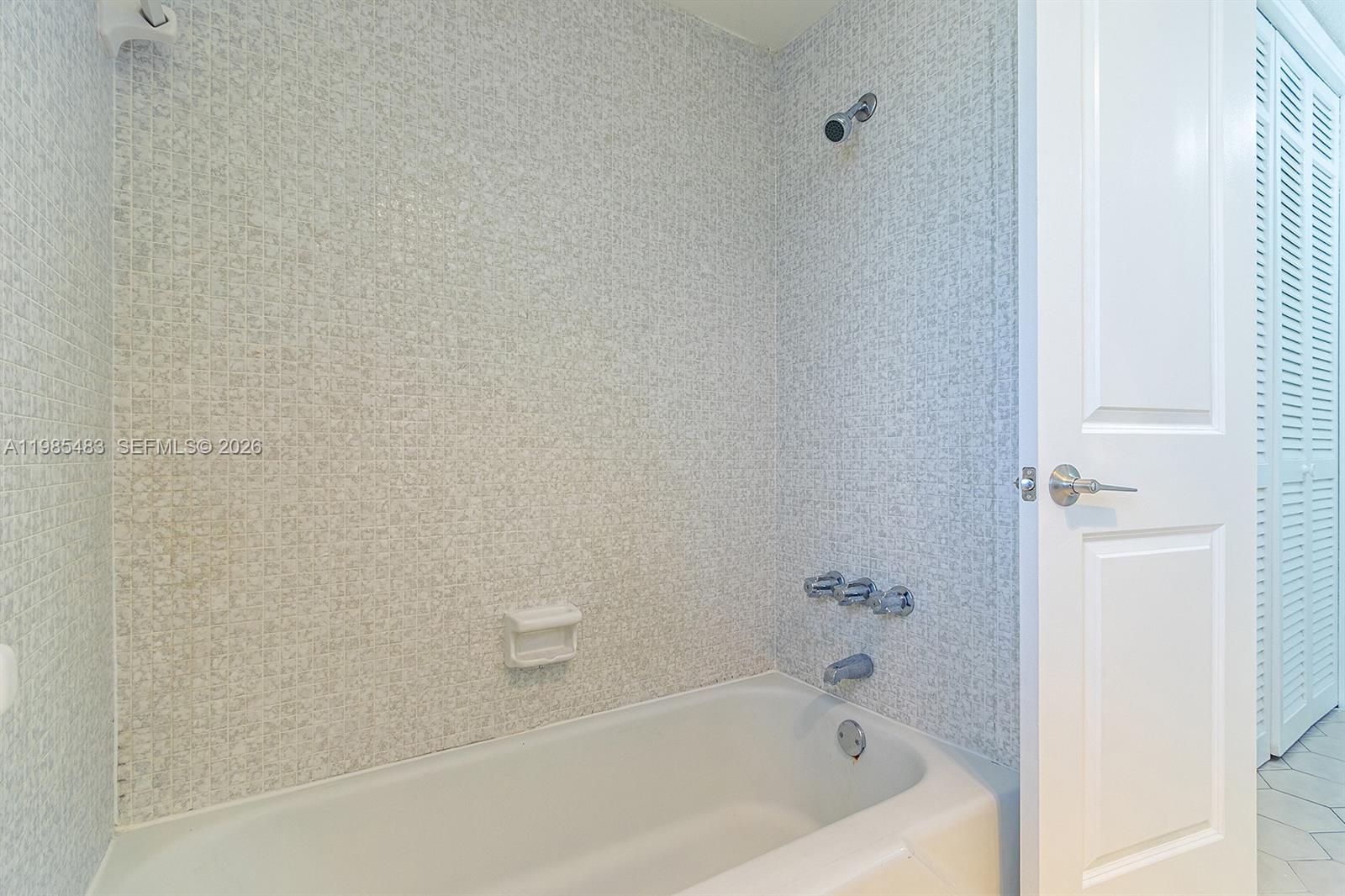 GOLDEN ISLES CONDO APTS - Residential Lease