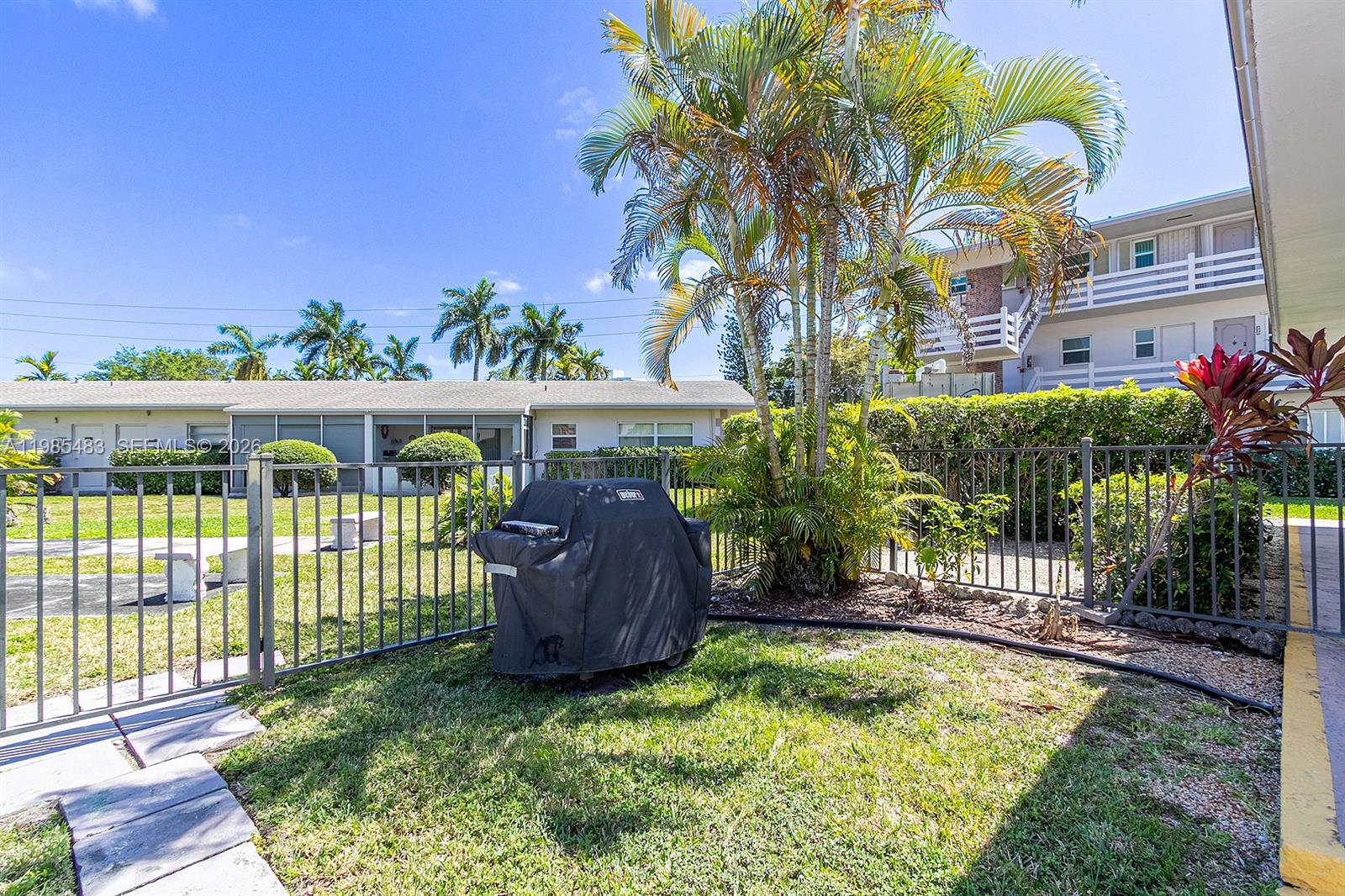 GOLDEN ISLES CONDO APTS - Residential Lease