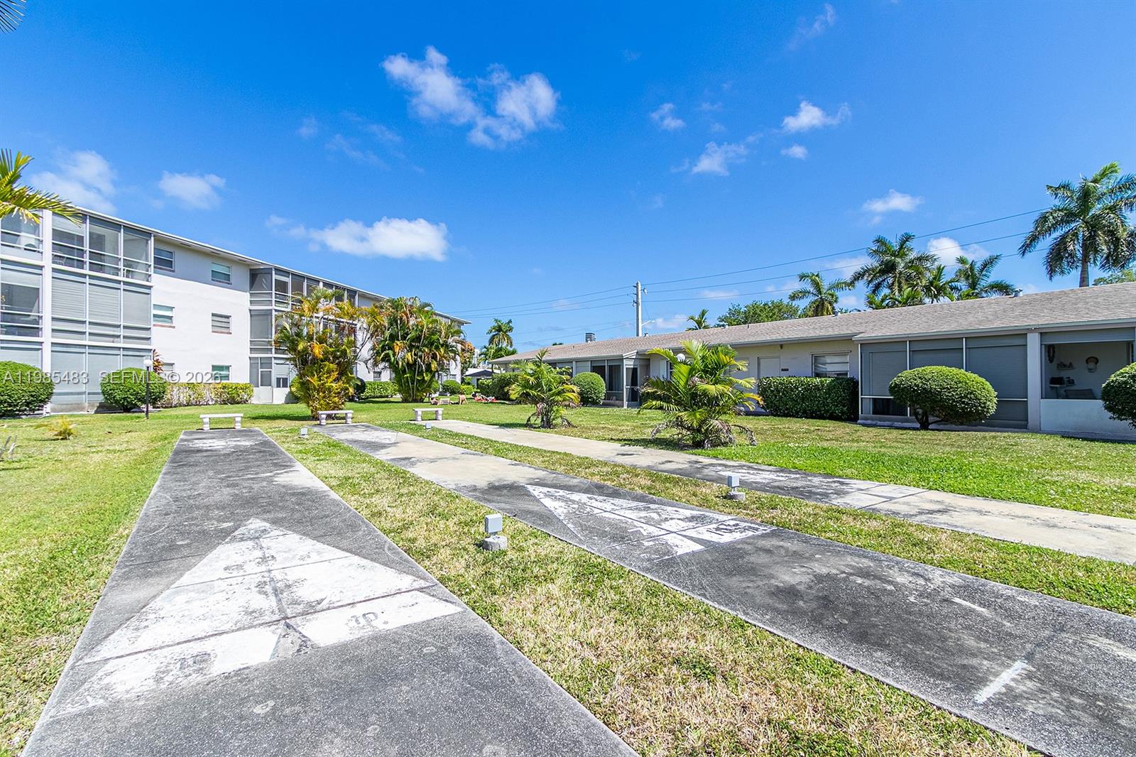 GOLDEN ISLES CONDO APTS - Residential Lease