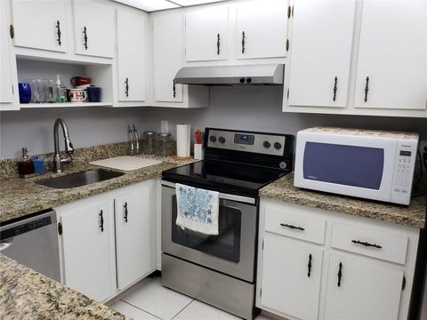 4160 Inverrary Dr 505 Lauderhill FL 33319