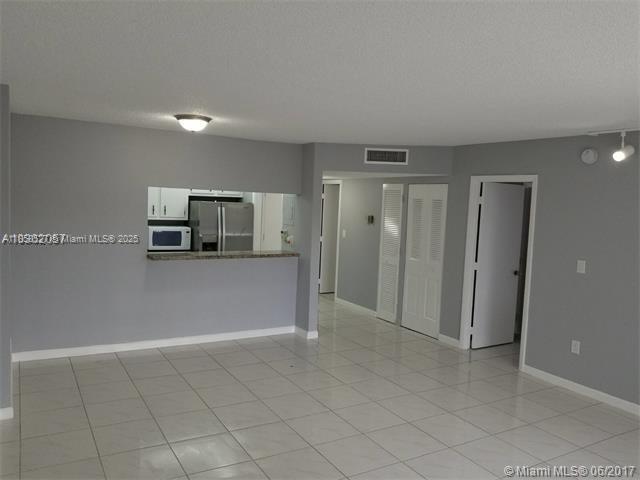 View photos, virtual tours, details... 4160 Inverrary Dr 505