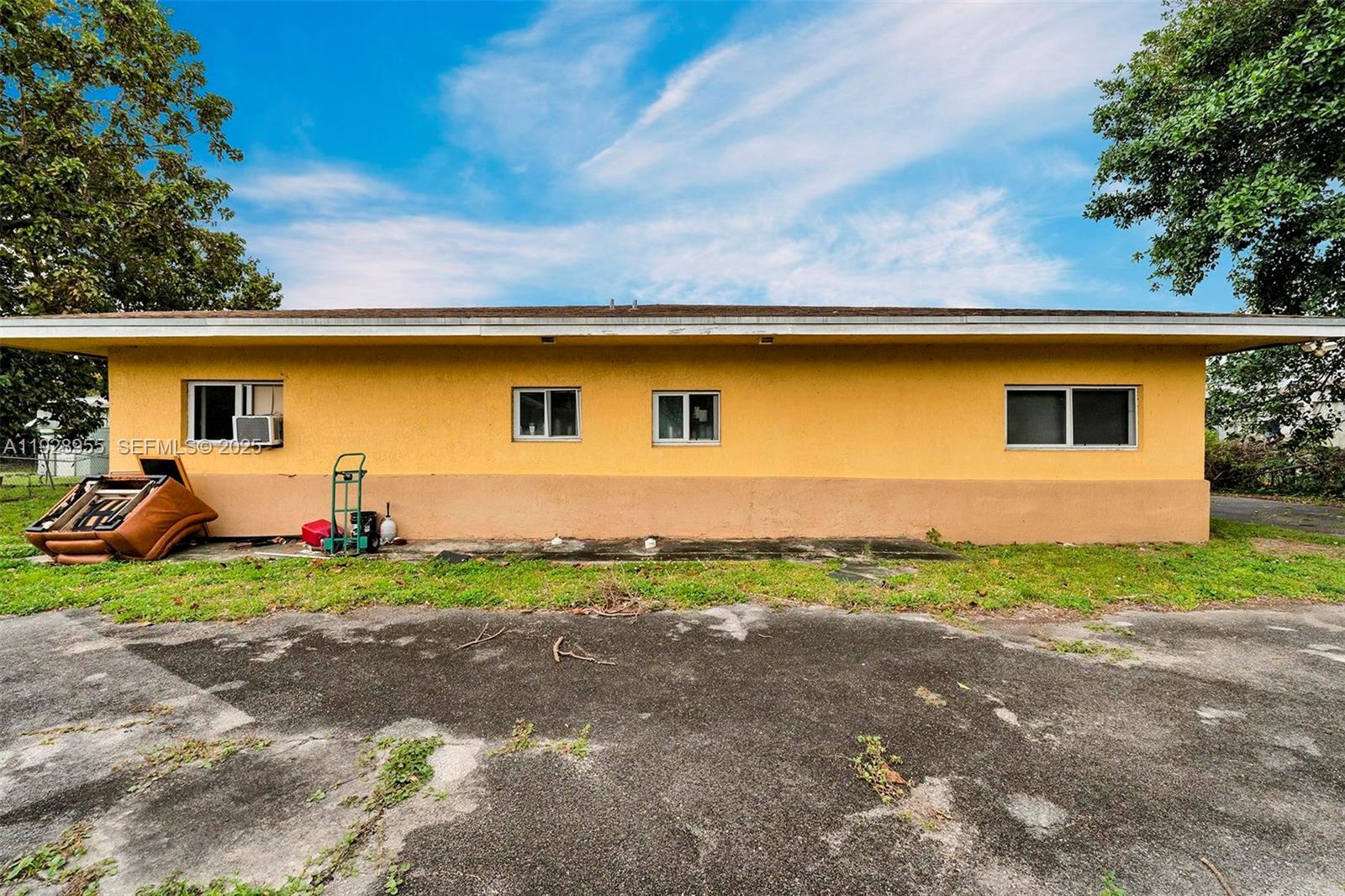 PARA VILLA HEIGHTS - Residential Income