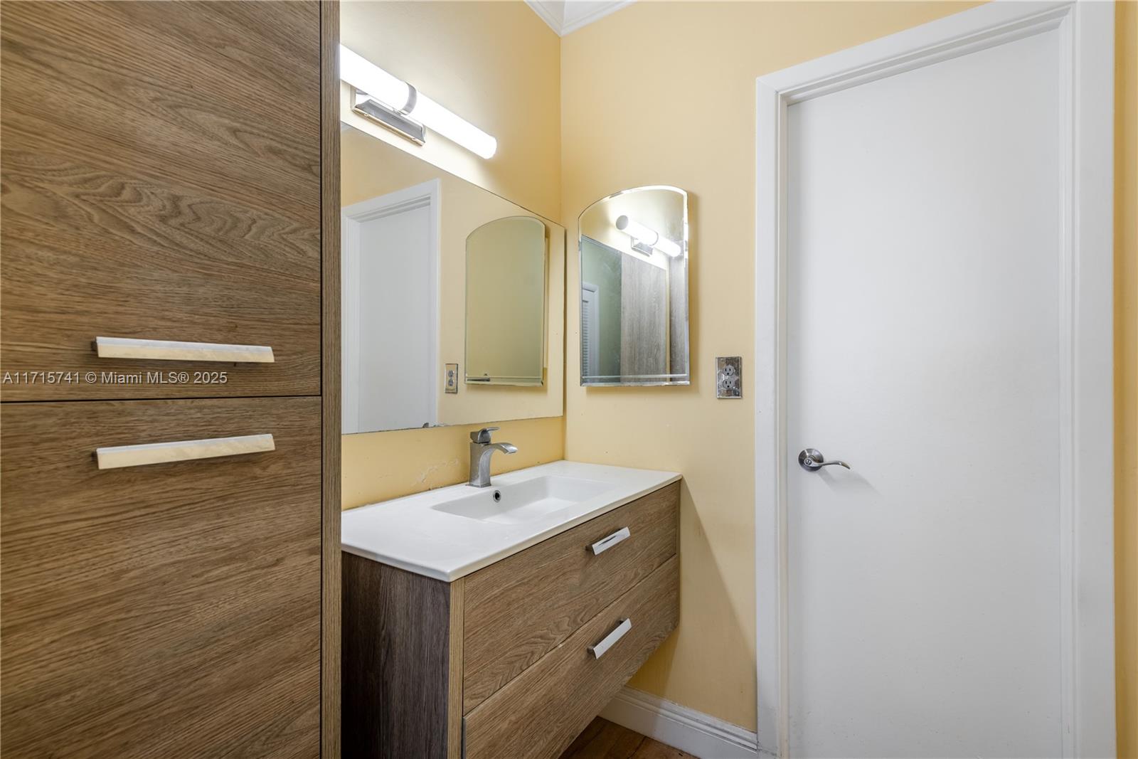 HEMISPHERES CONDO - Residential