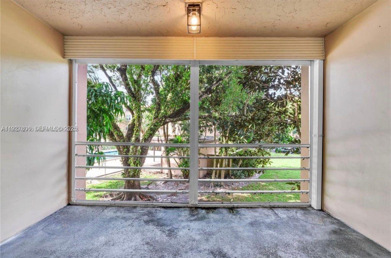 LIVE OAK CONDO TWELVE - Residential Lease