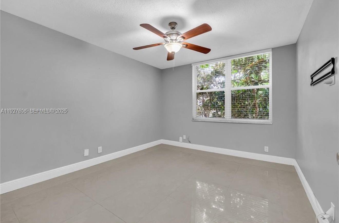 LIVE OAK CONDO TWELVE - Residential Lease