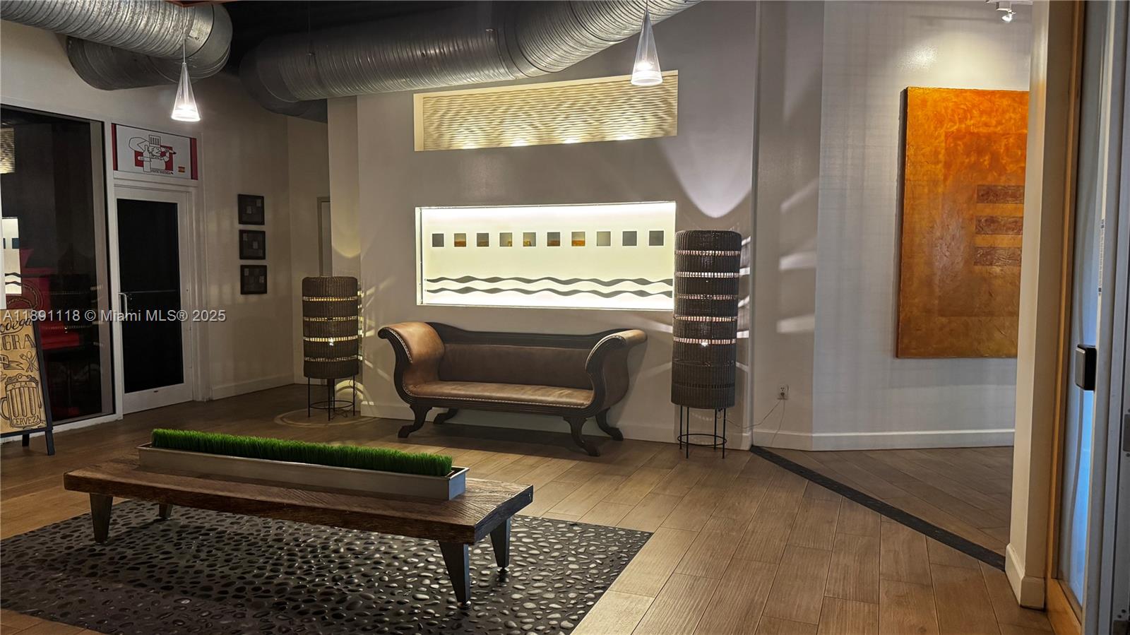 NEO CONDO - Residential