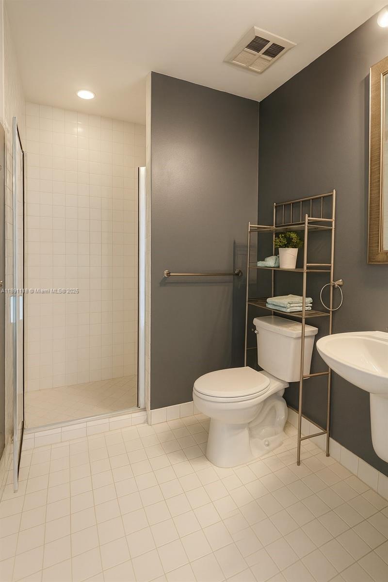 NEO CONDO - Residential