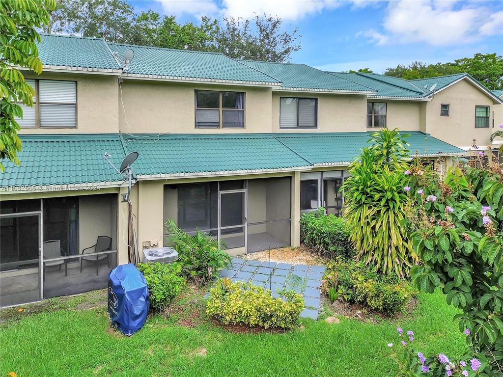 Photo of 502 Westree Ln #502, Plantation, FL 33324 (MLS # A11652565)