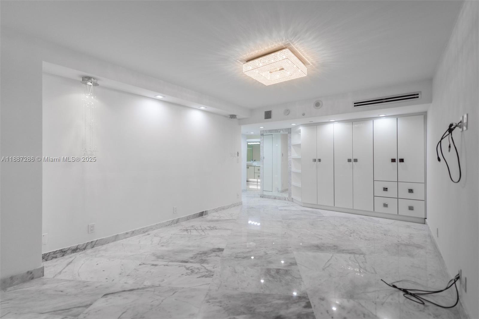 MYSTIC POINTE CONDO NO TW - Residential