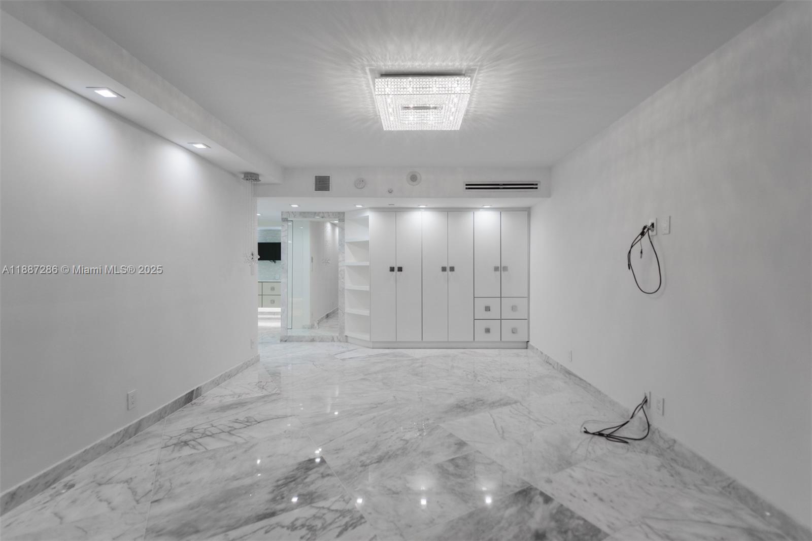 MYSTIC POINTE CONDO NO TW - Residential