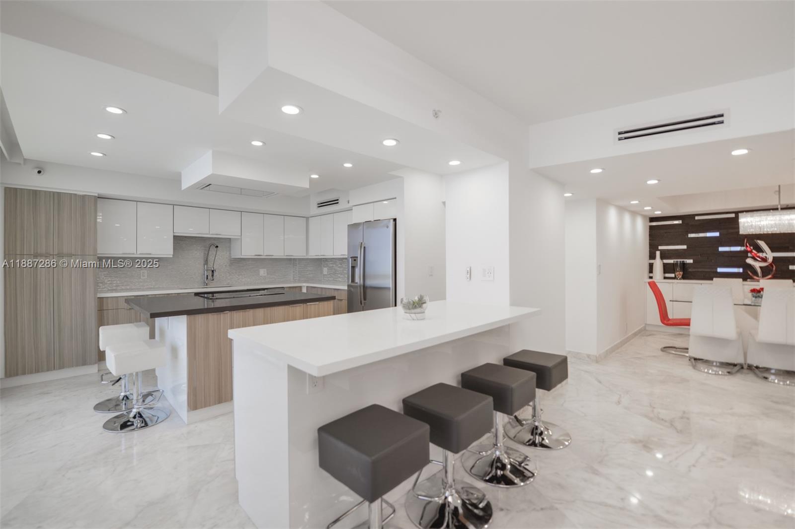 MYSTIC POINTE CONDO NO TW - Residential