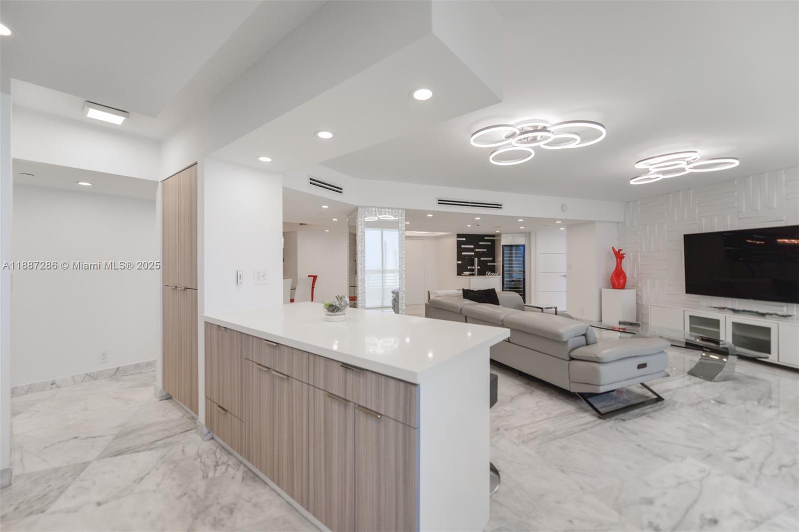 MYSTIC POINTE CONDO NO TW - Residential