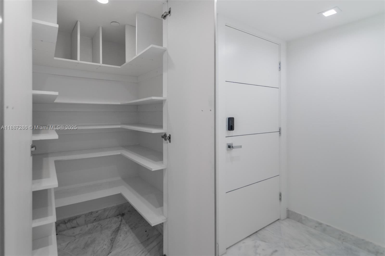 MYSTIC POINTE CONDO NO TW - Residential
