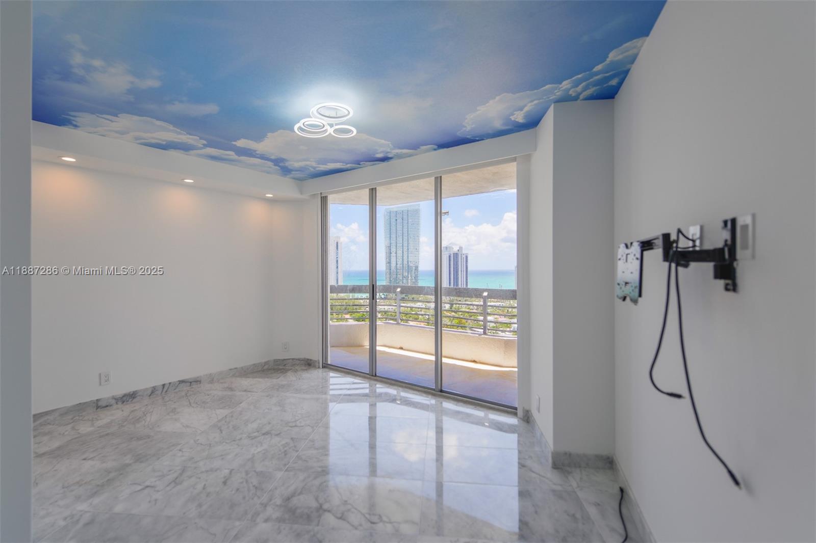 MYSTIC POINTE CONDO NO TW - Residential