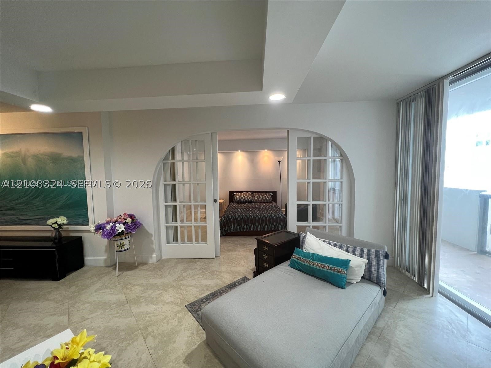 6039 Collins Ave 1208