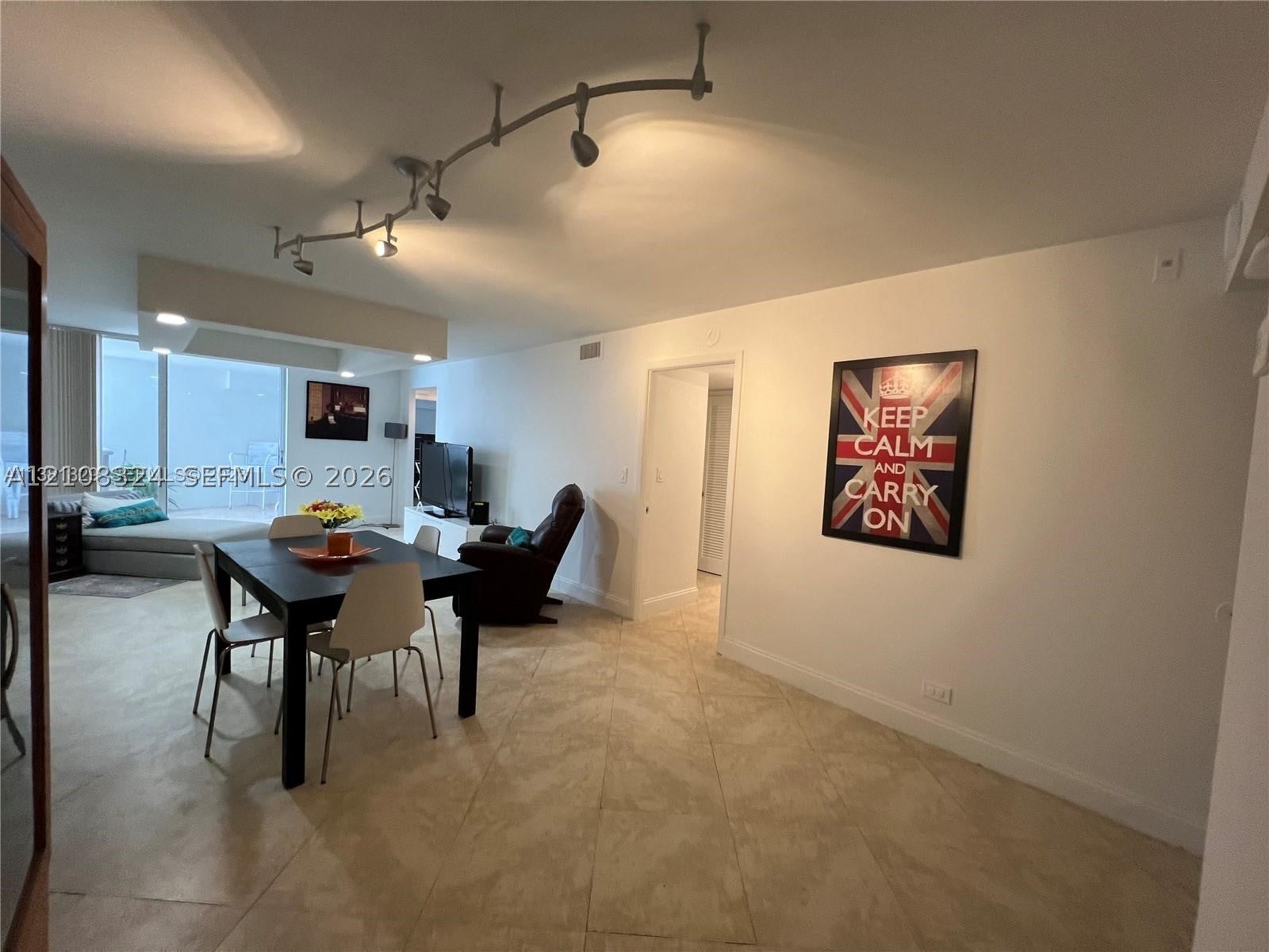 6039 Collins Ave 1208