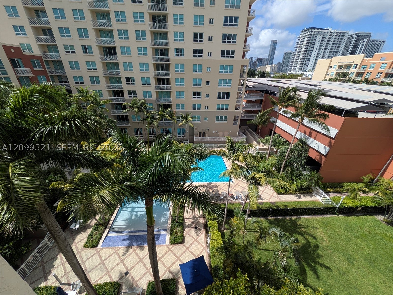 2000 N BAYSHORE DR 627