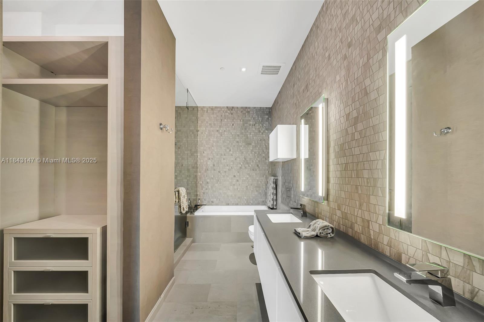 RISE CONDO - Residential