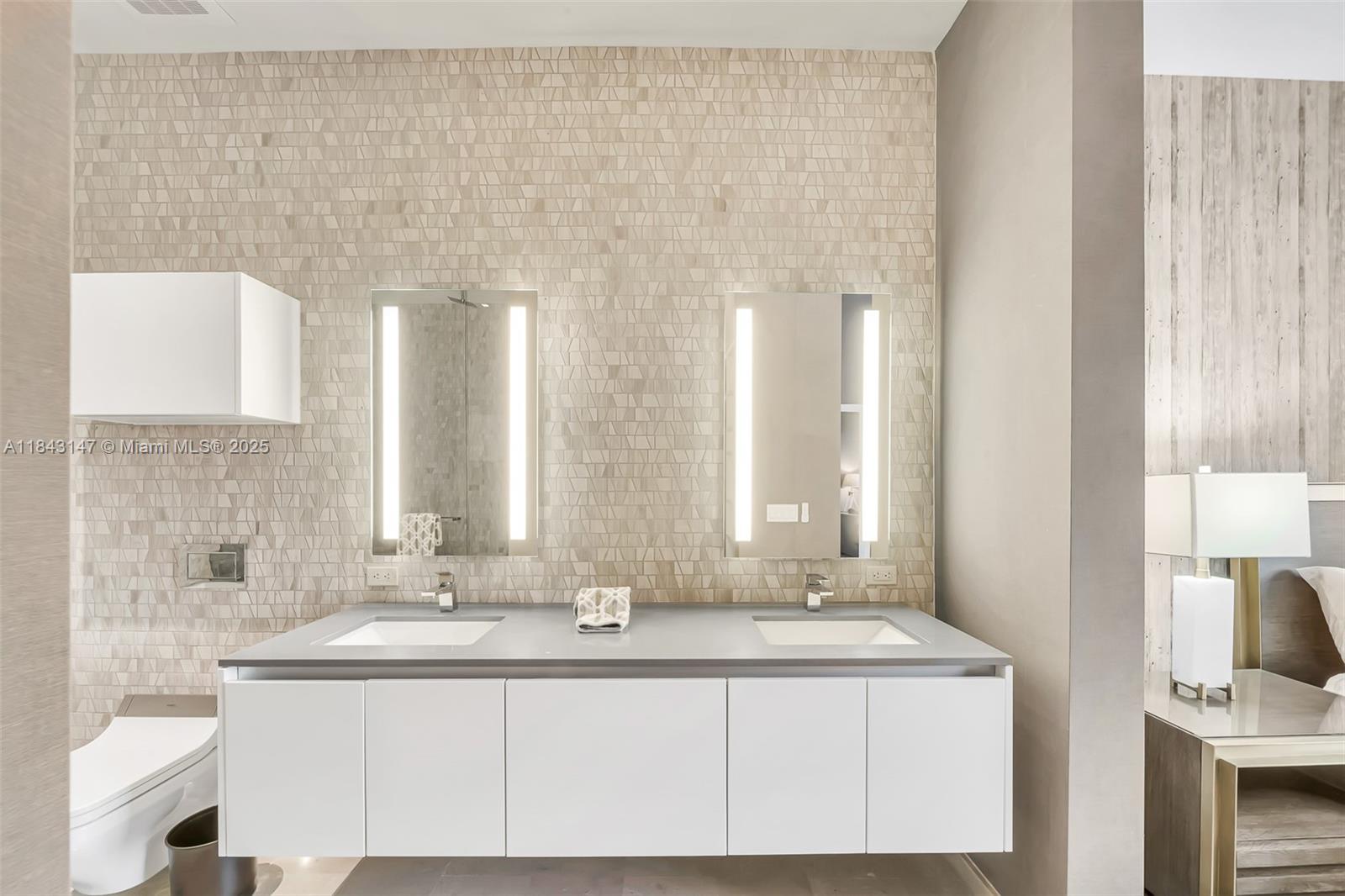 RISE CONDO - Residential