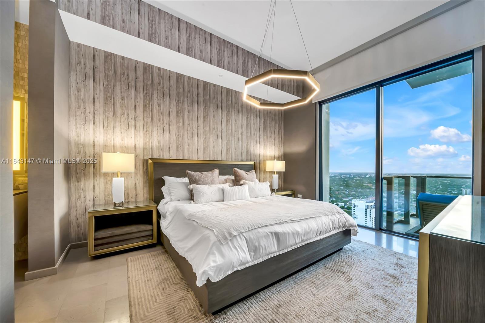 RISE CONDO - Residential