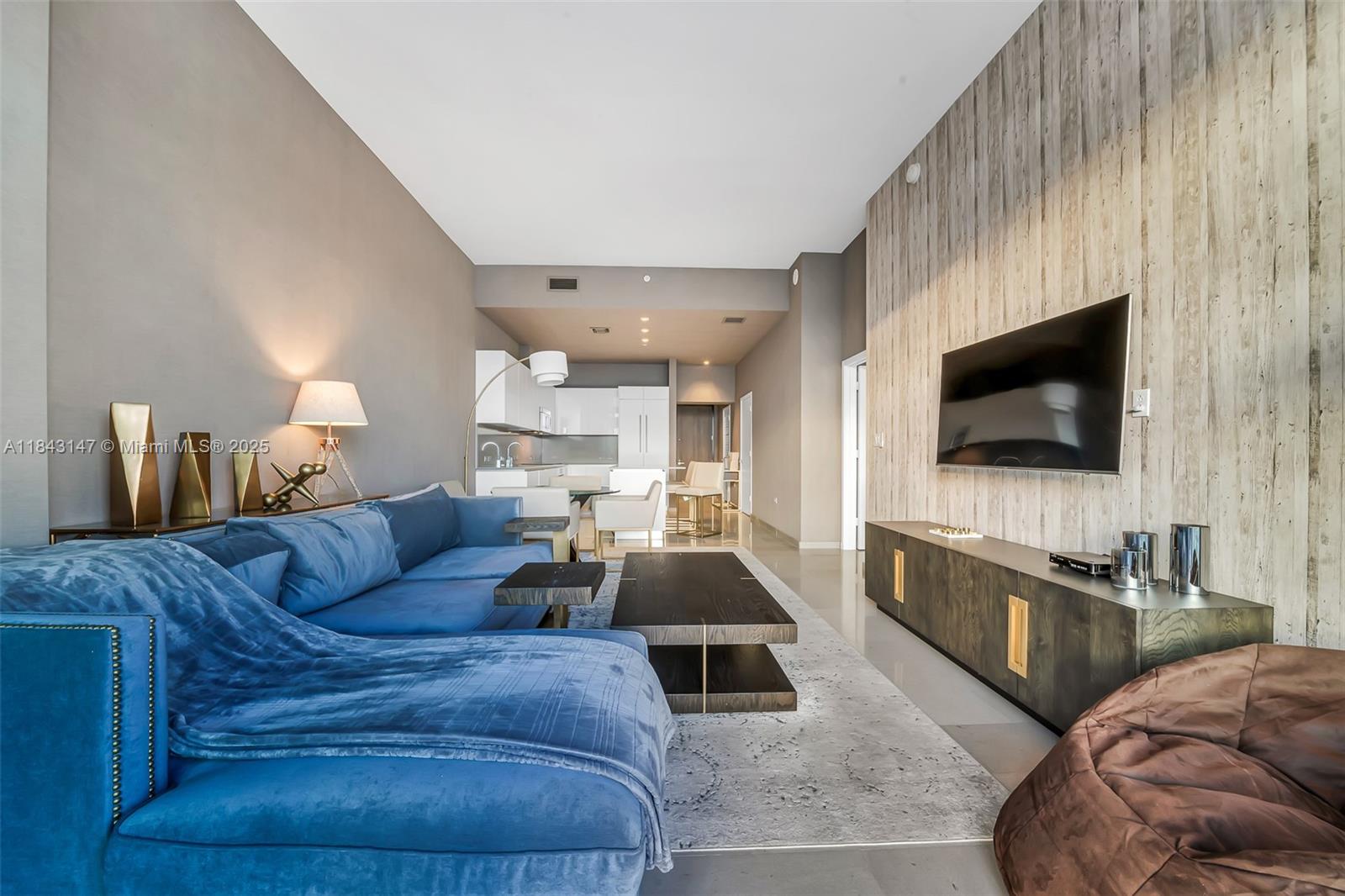 RISE CONDO - Residential