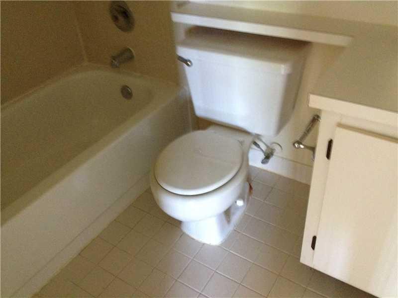 HOLLYWOOD PARC CONDO - Residential Lease