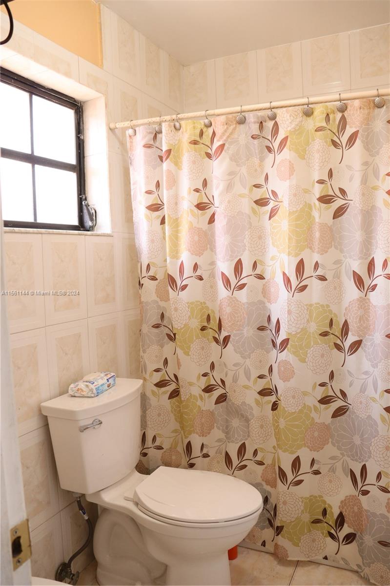 ROBLES GARDENS - Residential Lease