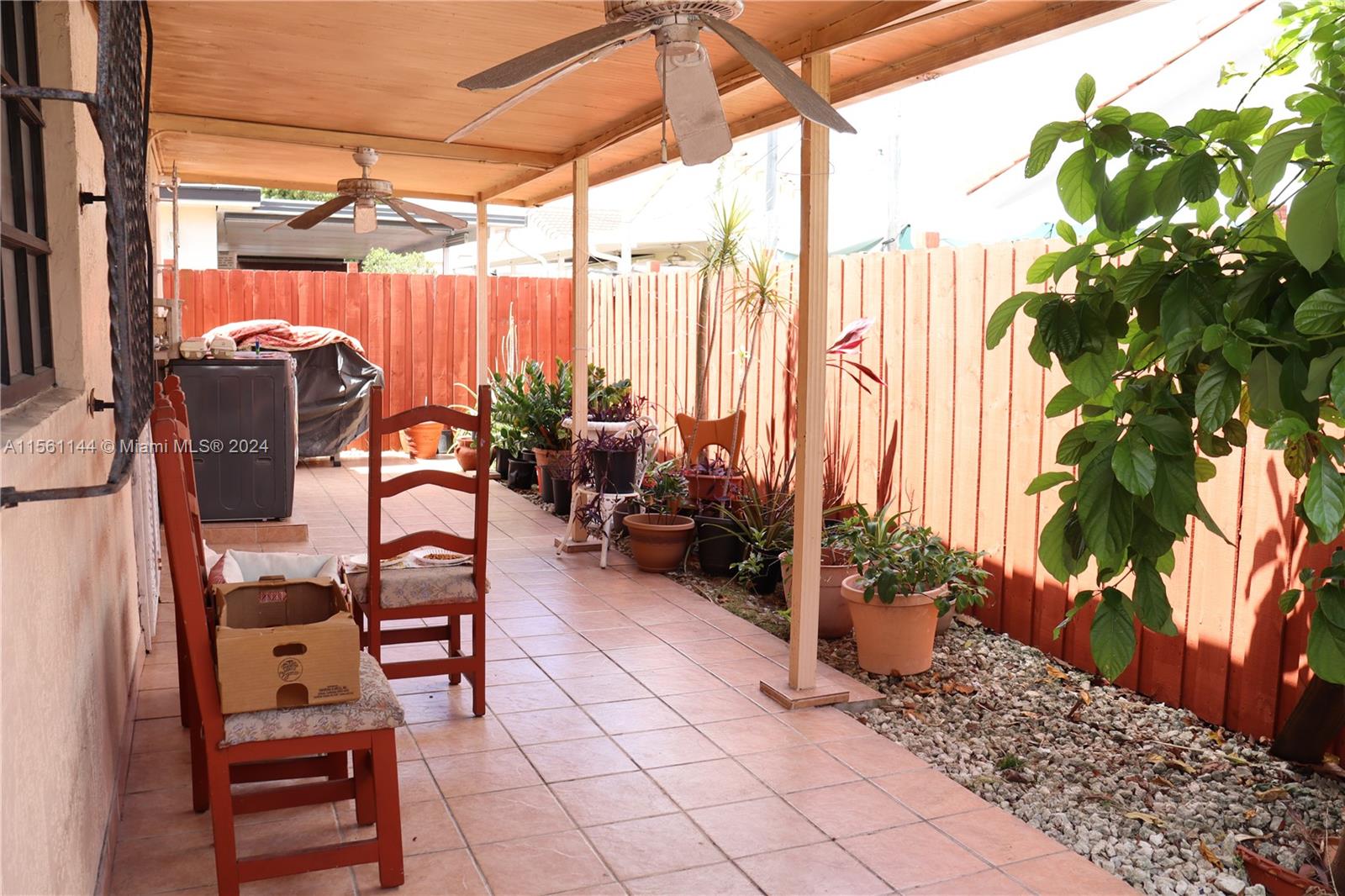 ROBLES GARDENS - Residential Lease