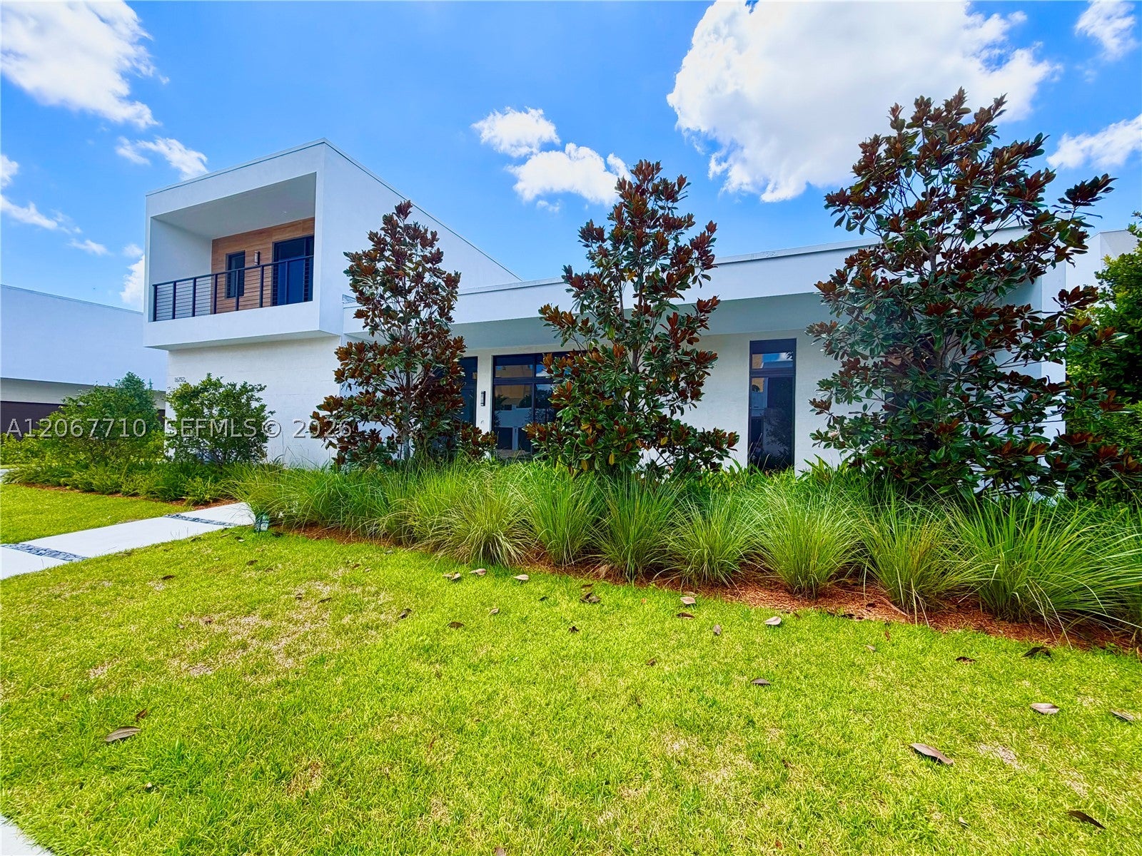 16752 S Botaniko Dr S