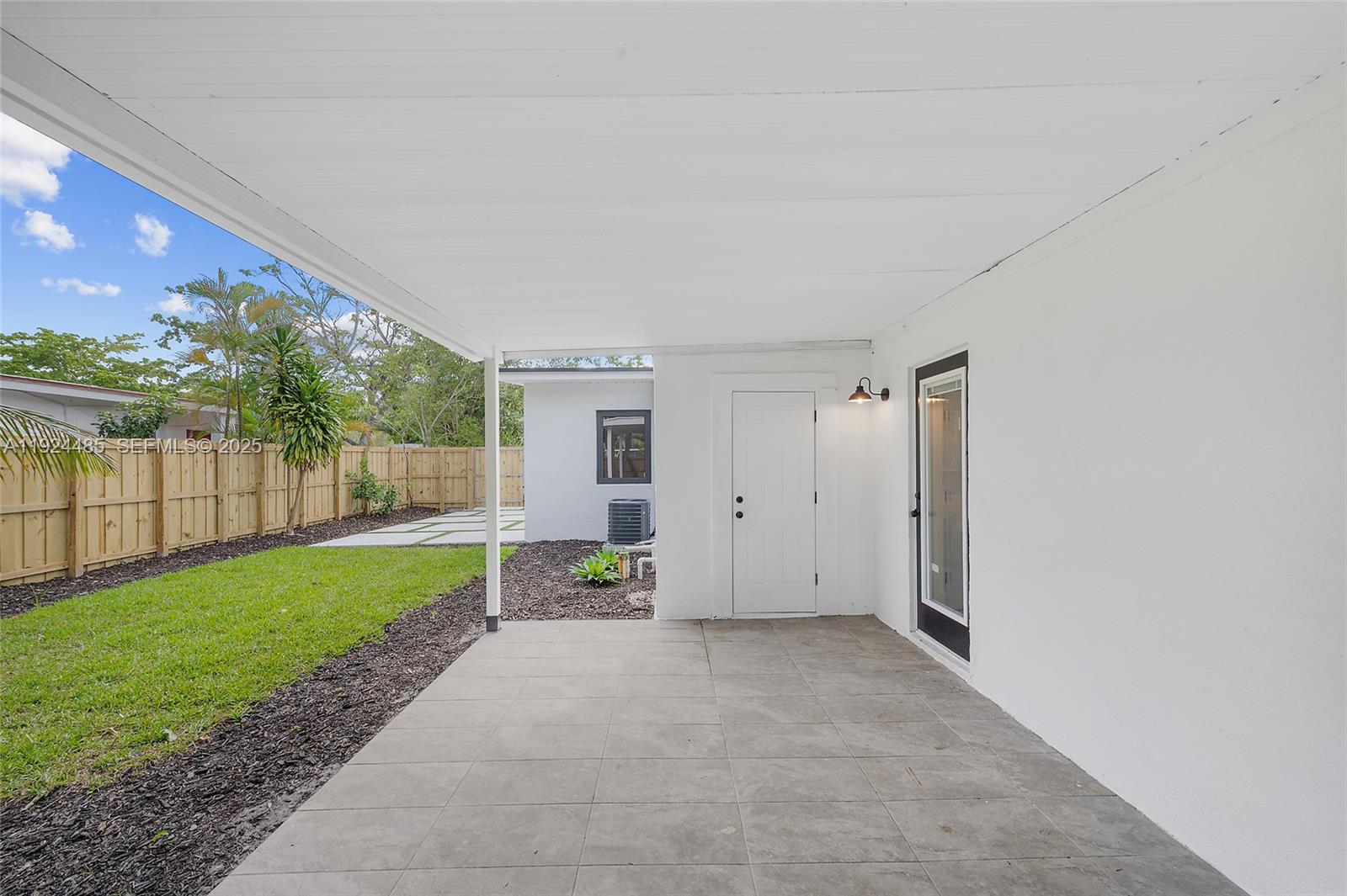 RIVERA MANOR - Residential