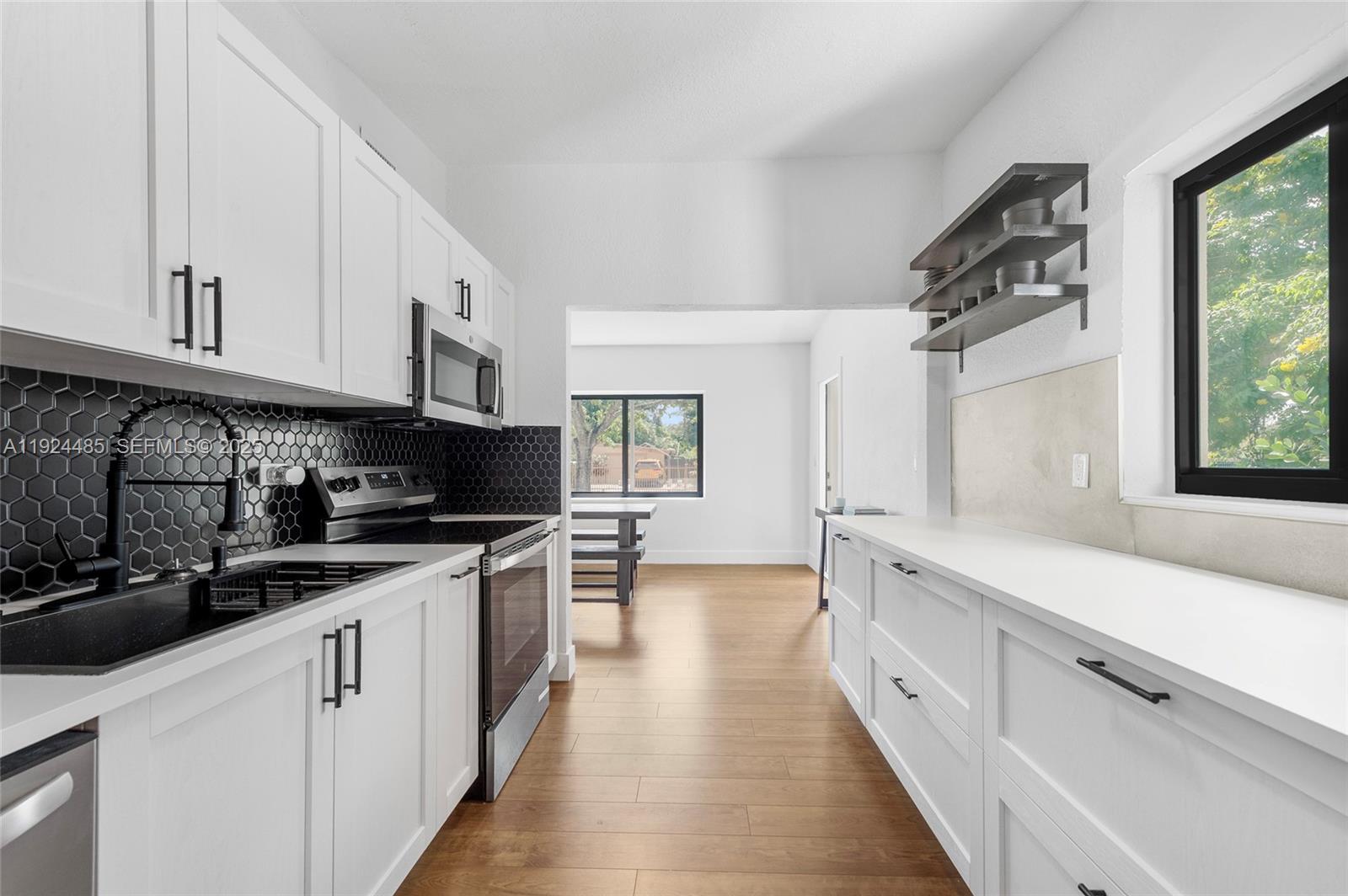 RIVERA MANOR - Residential