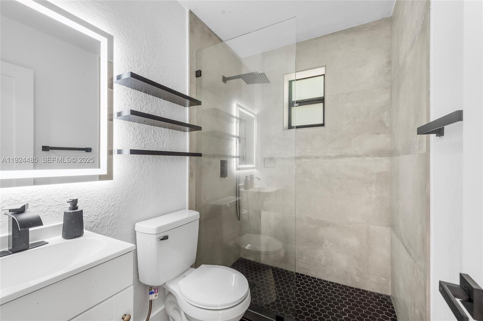 RIVERA MANOR - Residential