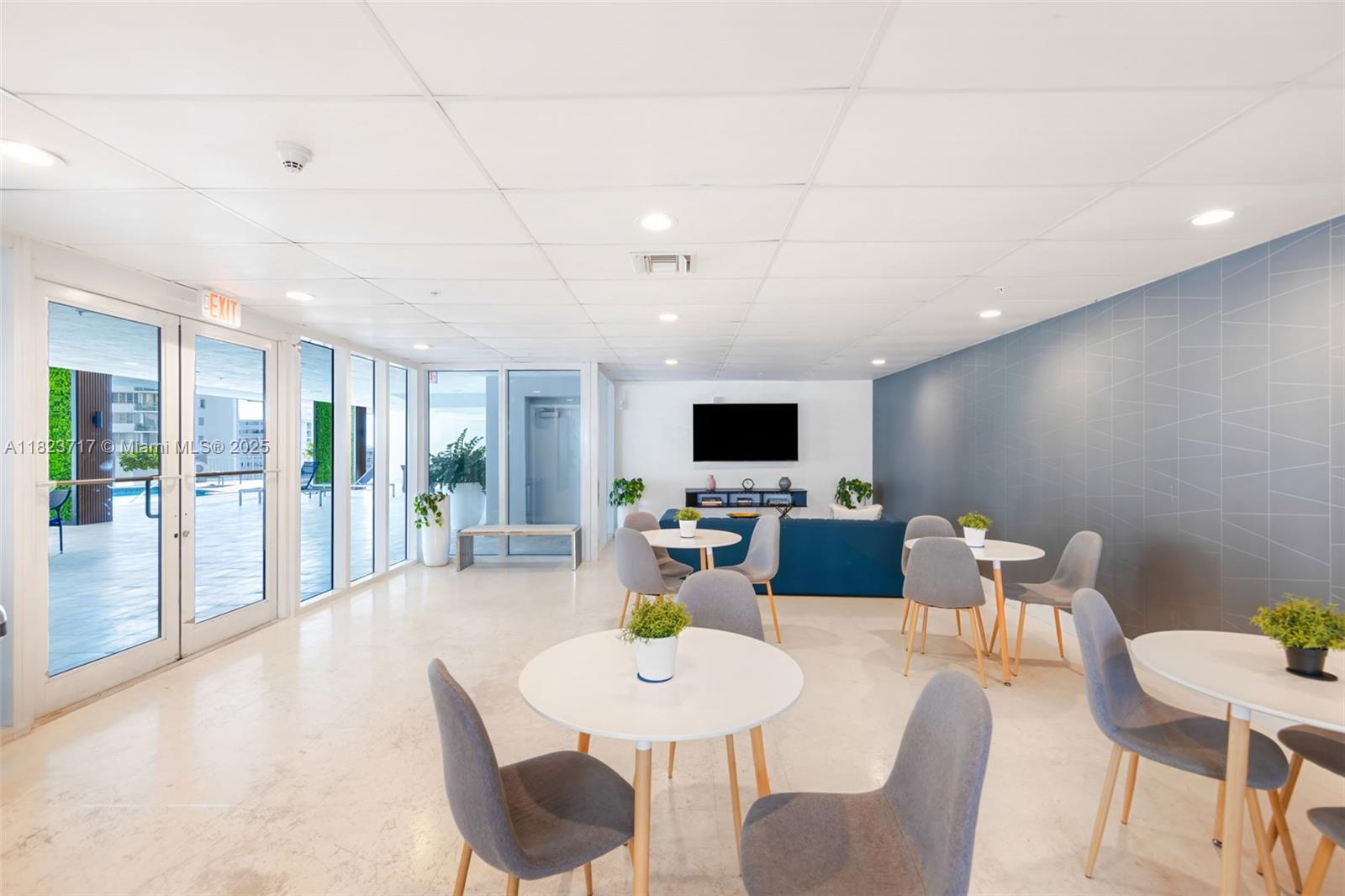 THE SAIL CONDO - Residential