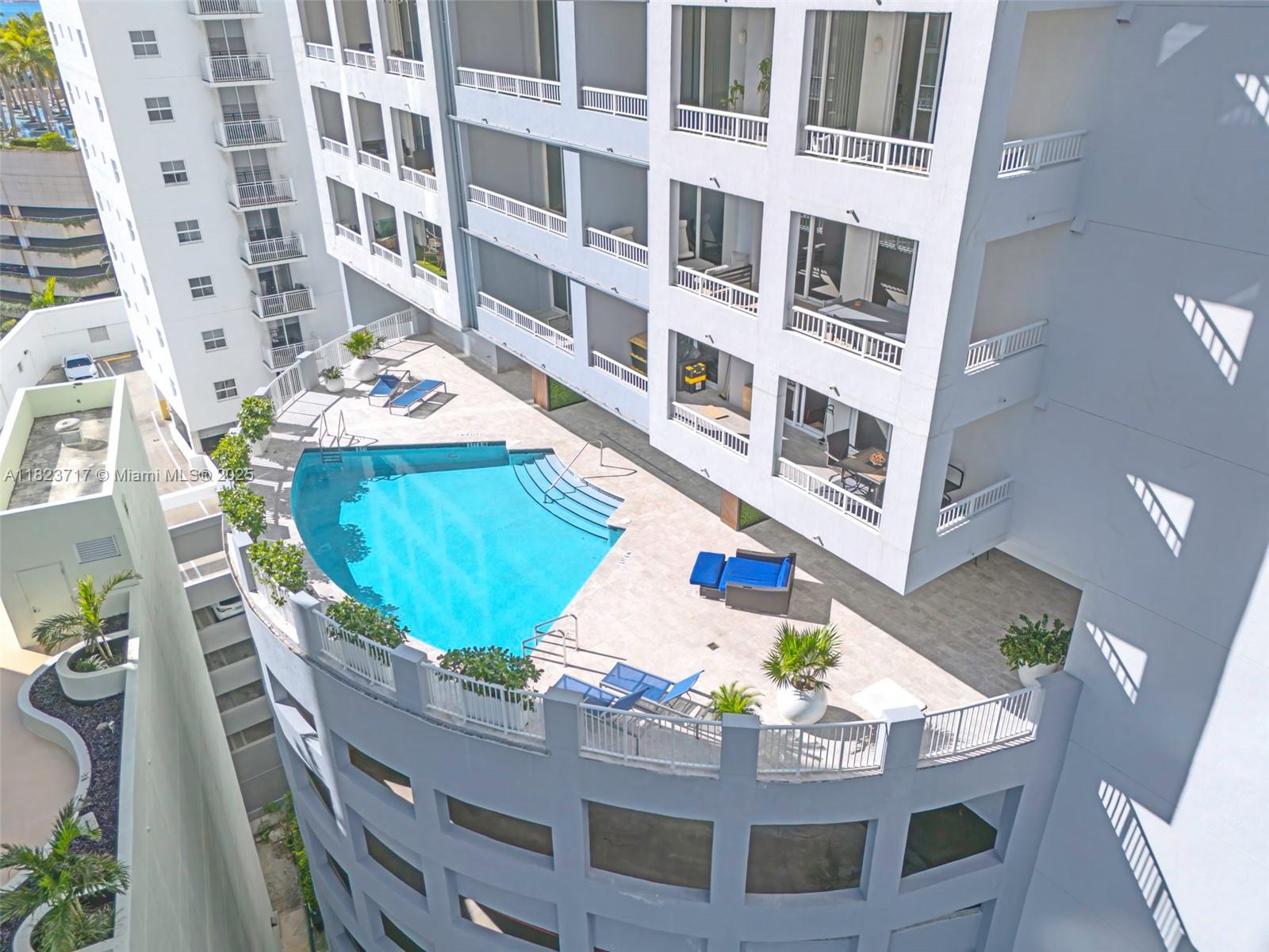 THE SAIL CONDO - Residential