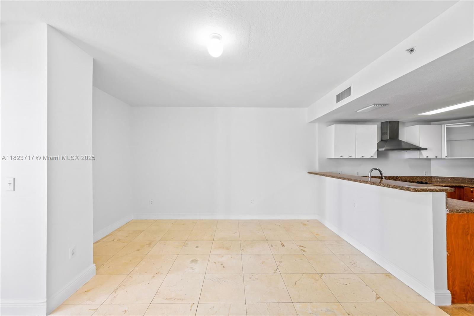 170 SE 14th St 1203