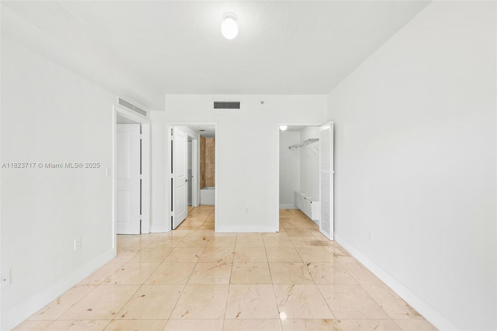 THE SAIL CONDO - Residential