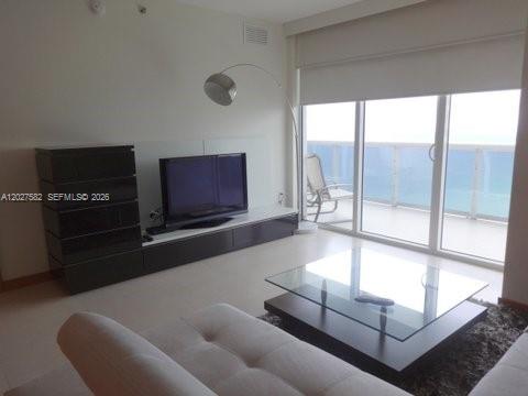 1830 S Ocean Dr 4404